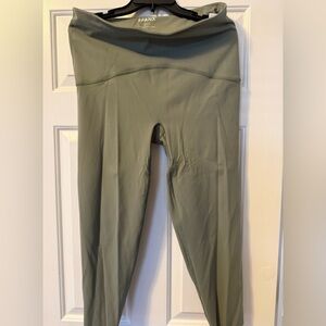 SPANXShape Booty Boost 7/8 Leggings size 1x